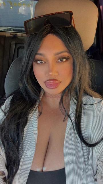 @NICOLE TIANA