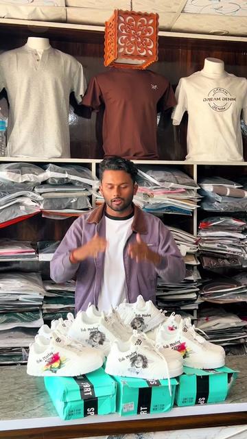@Shoe Bank And Fashion Hunt
