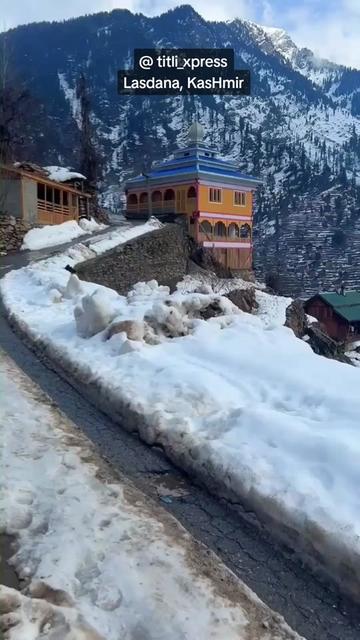 @azaD-o-QaiD-kasHmir