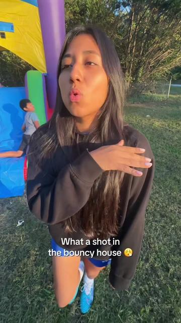 @Evelyn Mundo