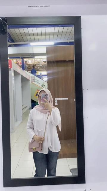 @lizaa