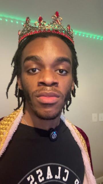 @KingGoldLewis