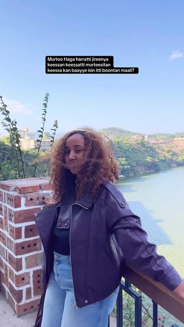 @Ayu Markos 🥰
