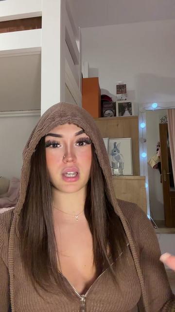 @caarlaaxx_