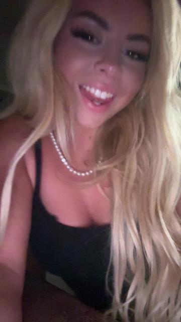 @Valianna Rose