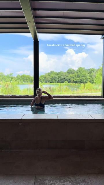 @Nicole | Travel Content