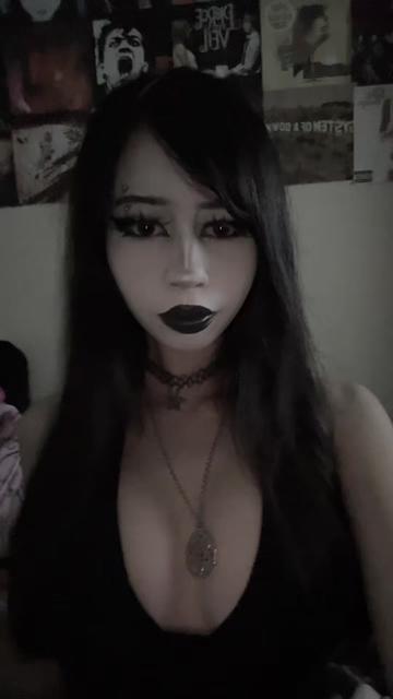 @𝔇𝔞𝔫𝔦𝔢𝔩𝔩𝔞 🧛🏻&zwj;♀️🦇
