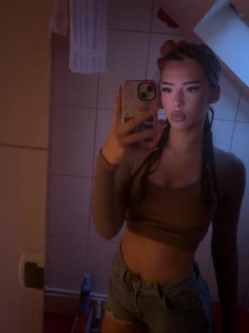@𝐢𝐯𝐨𝐧𝐢𝐜𝐚