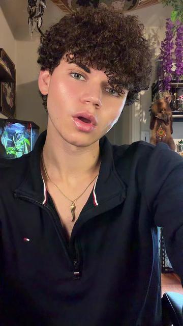 @Cherrycolaboy 🍒🖤