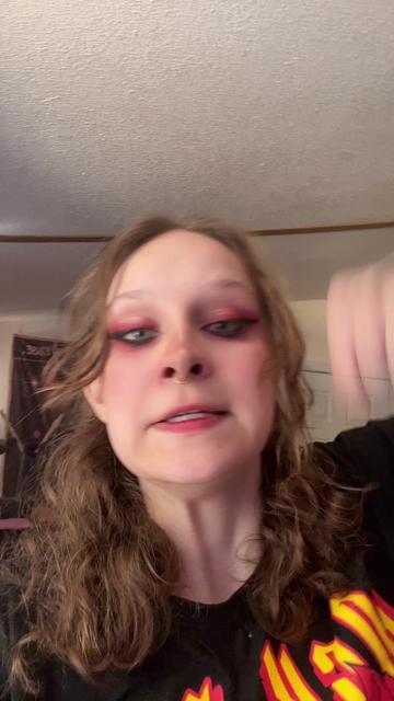 @Moji🍃🍉