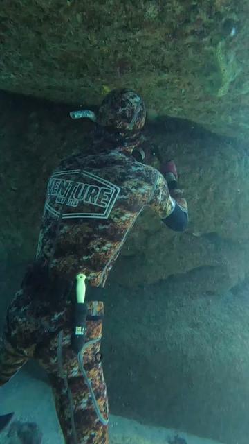 @Venture Wetsuits