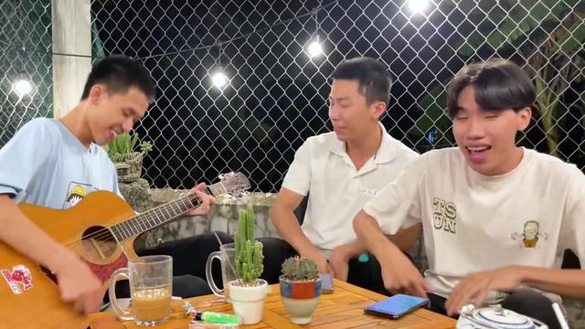 @Ch&iacute; Long