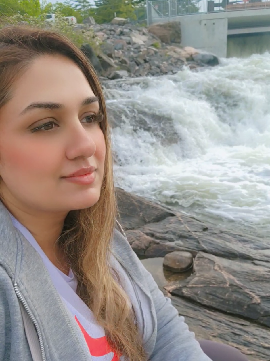 @Jiya🇨🇦