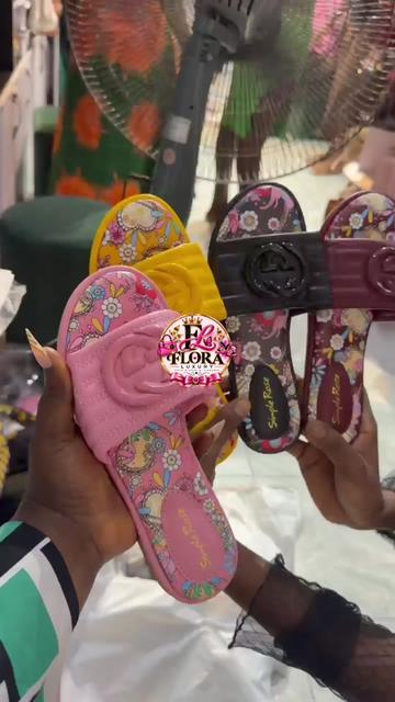 @FLORA LUXURY SLIDES/BAGS❤️
