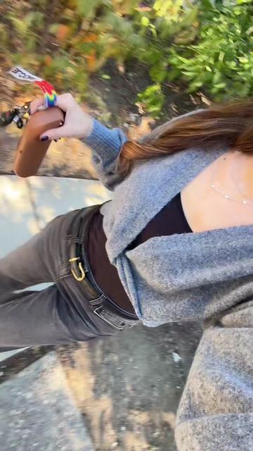 @Bella