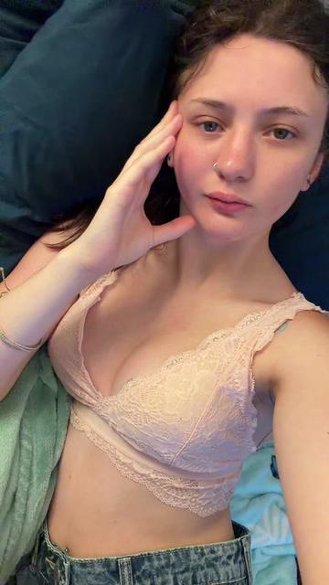 @roses_r_blue