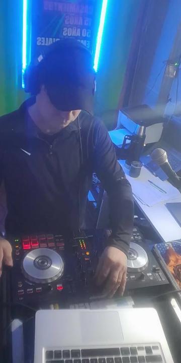 @DJ Hugo Baeza