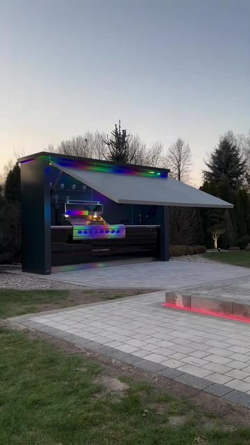 @Grilluxe Outdoor Kitchens