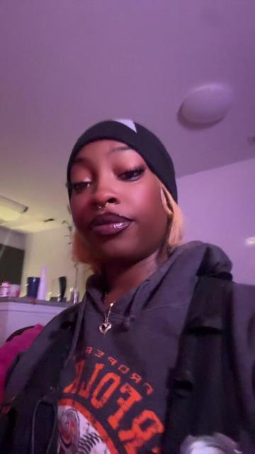 @La'Nae Bae