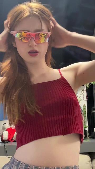 @laura