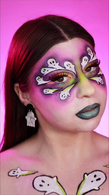 @Liana Tries Makeup