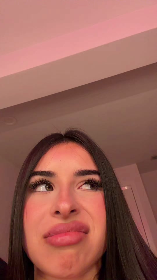 @vickyguez