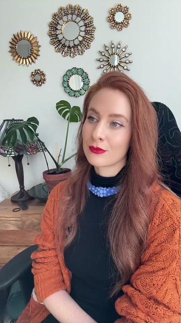 @theredheadpsychologist