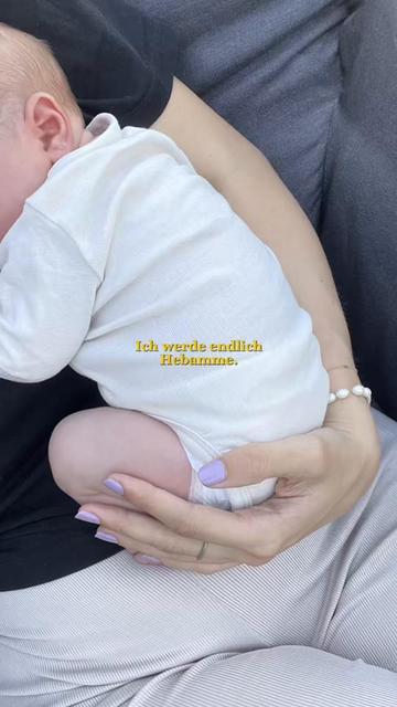 @Amelia👩🏼🍼Hebammenstudium