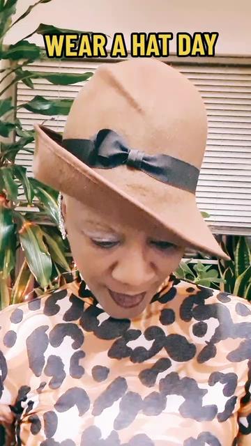 @💥H I L A R Y 👒 H A T T E R💥
