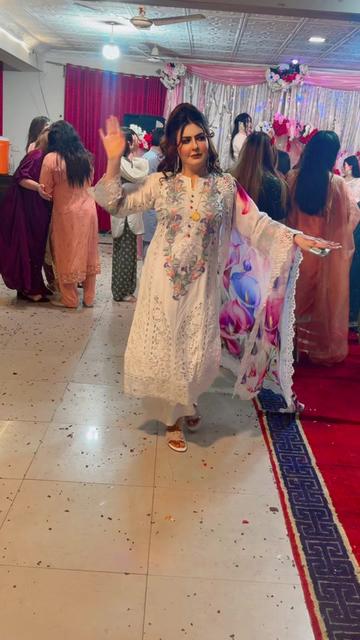@Riya Khan34