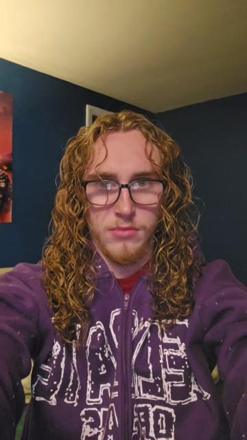 @GoldieGl0cks