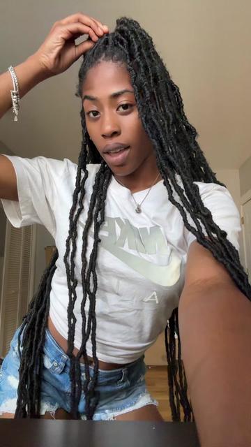 @Ms.TakeYourB!tch😘