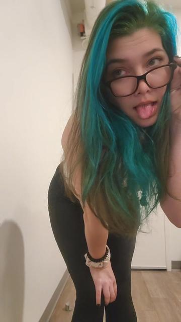 @Thegirlwiththecursemark