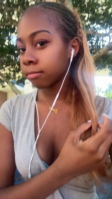@Dollface