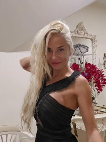 @BlondiFox
