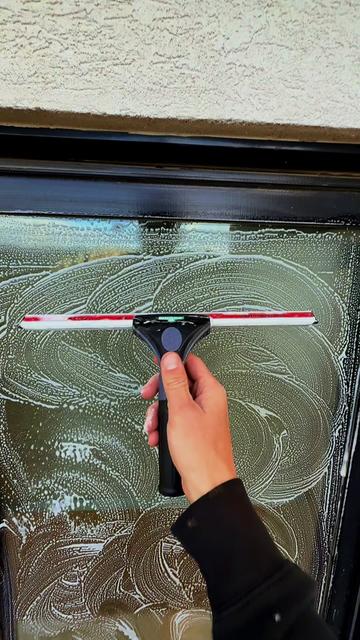 @wakewindowcleaning
