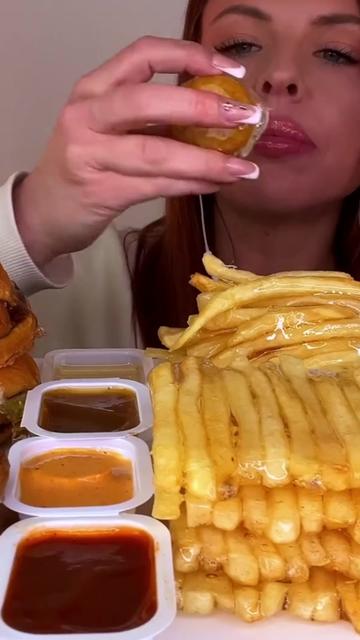 @HunniBee ASMR