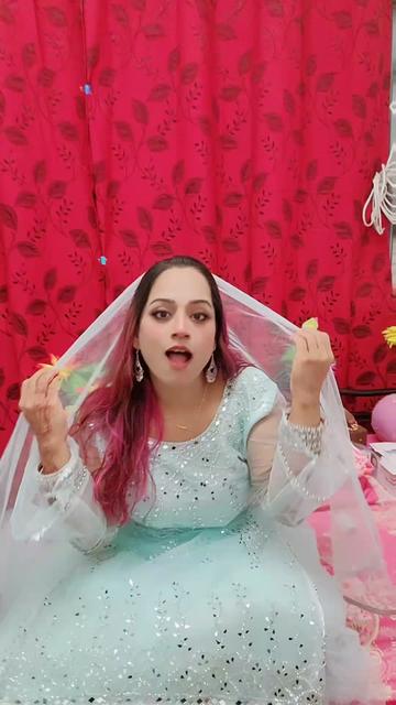 @Naina Hossain (one Queen 👑)