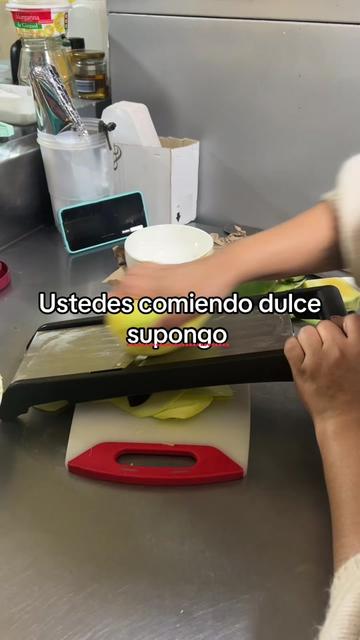 @Melaniie._.Anahí