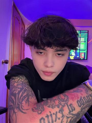 @Strange 🖤