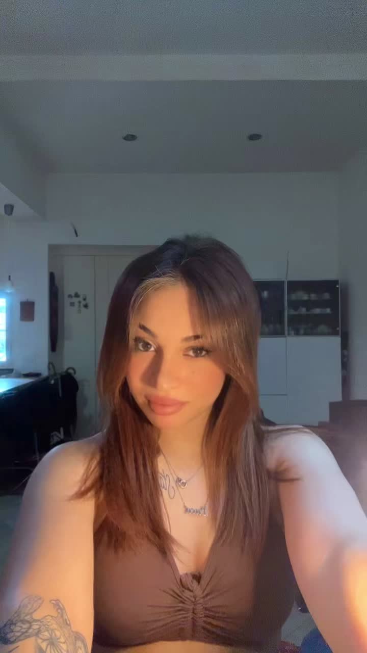 @lauraciotola_