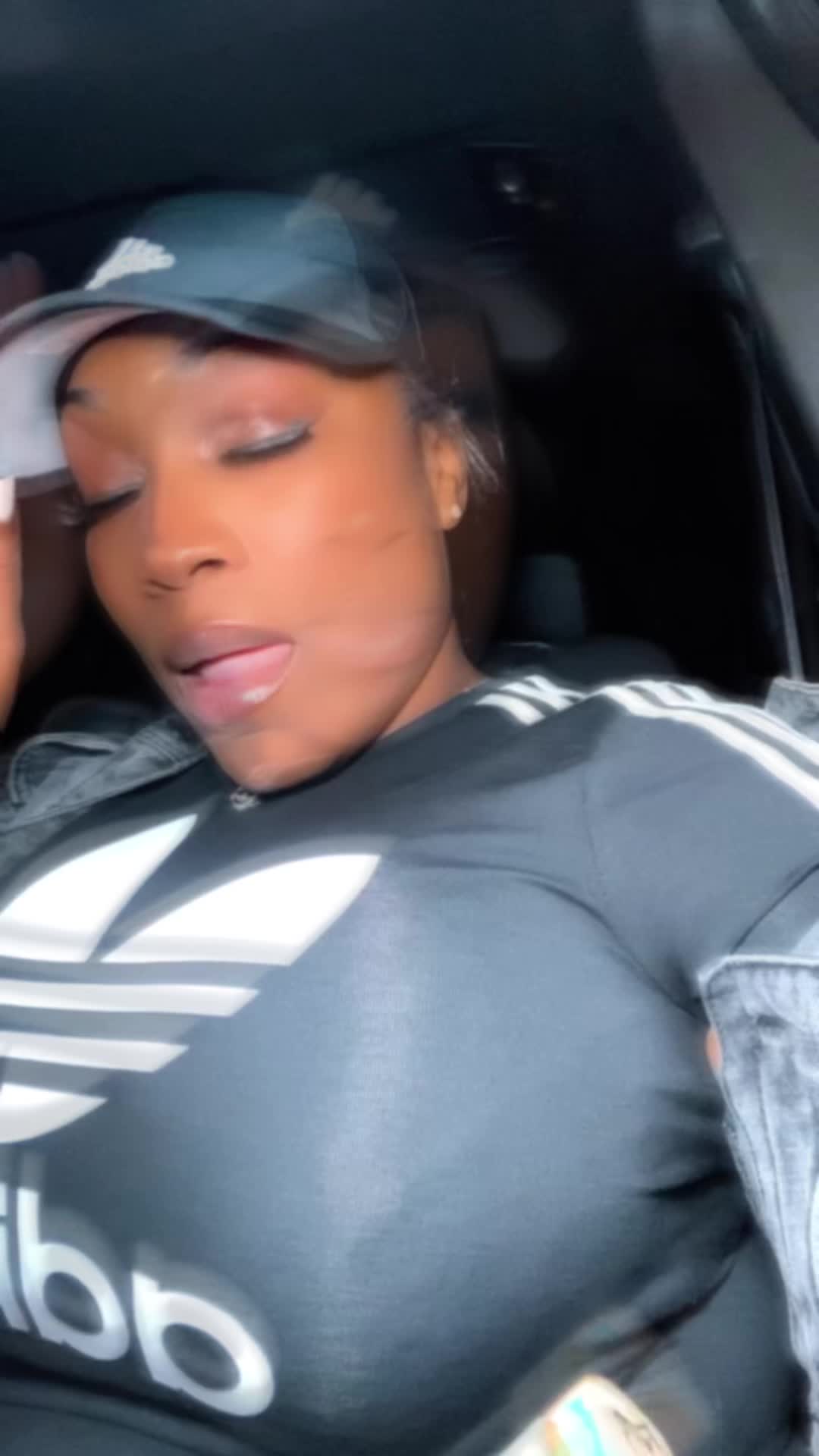 @Bomb 💣 💇🏾&zwj;♀️