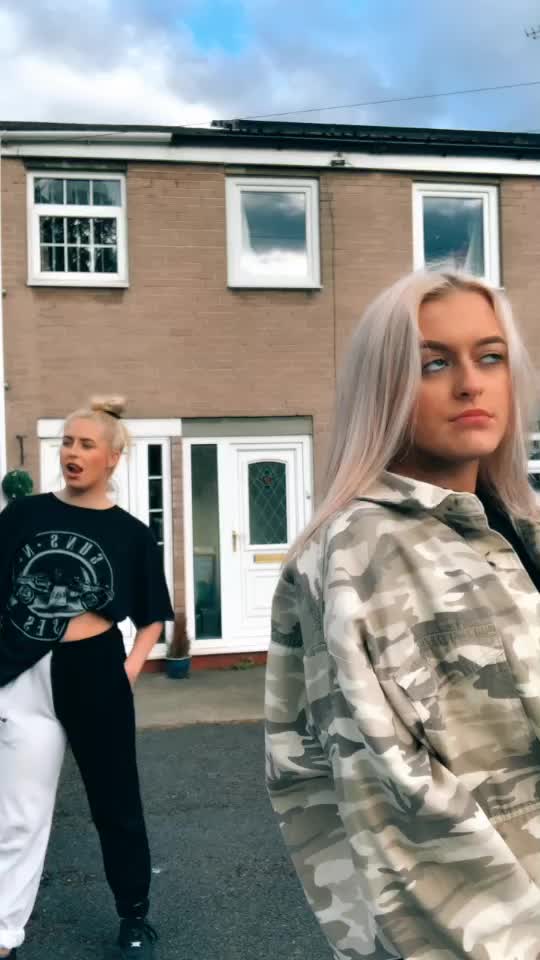 @ThelwellSisters✨