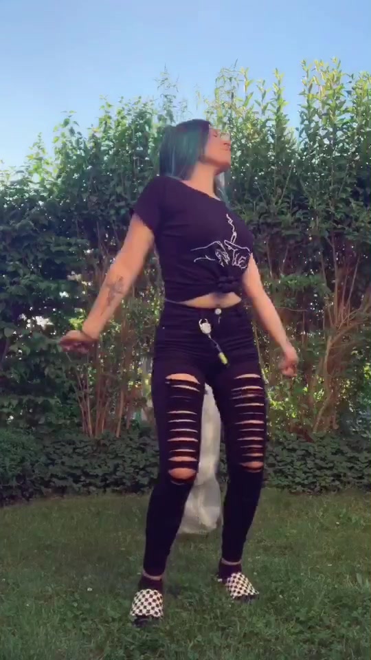 @ᗩᗰᗴᒪIᗴ 🖤