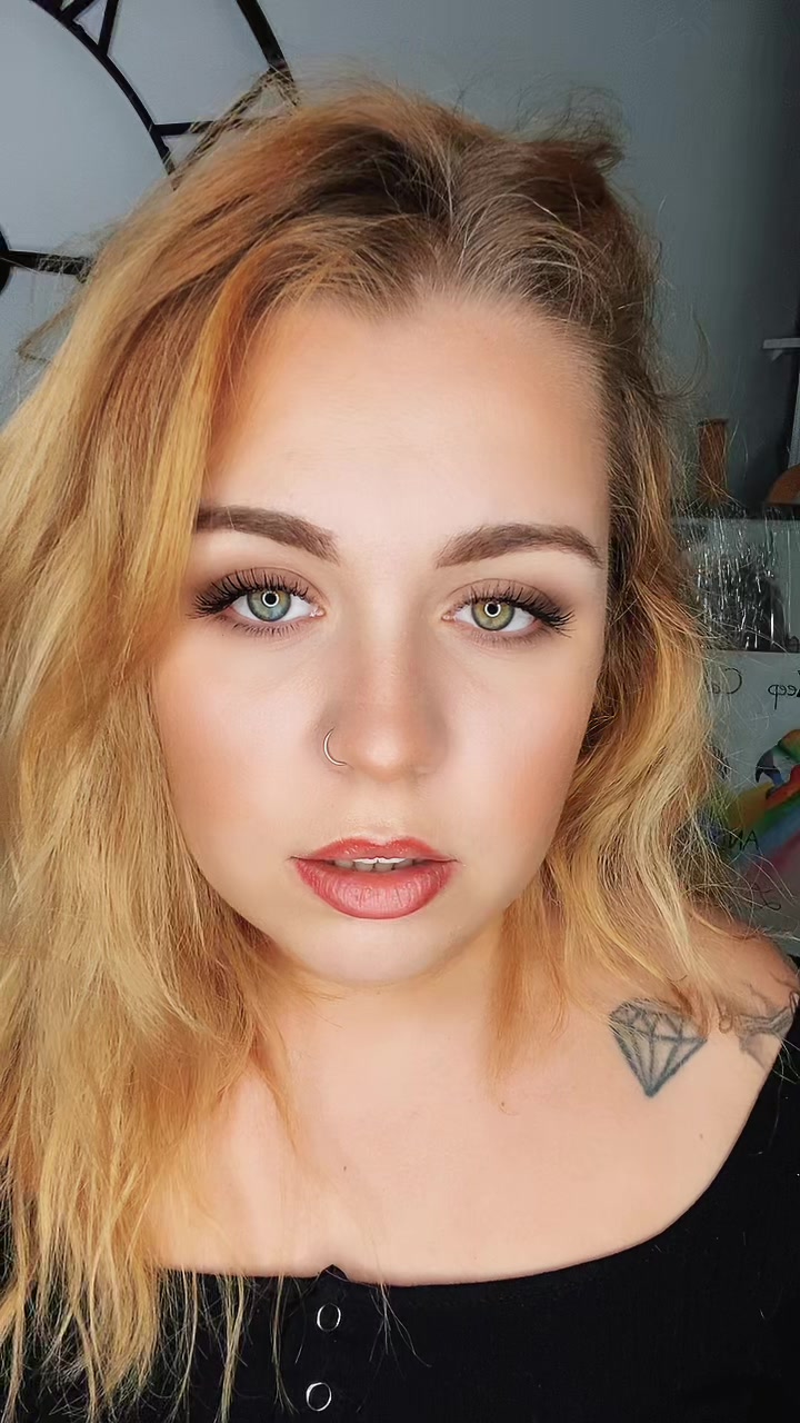 @Blondiie
