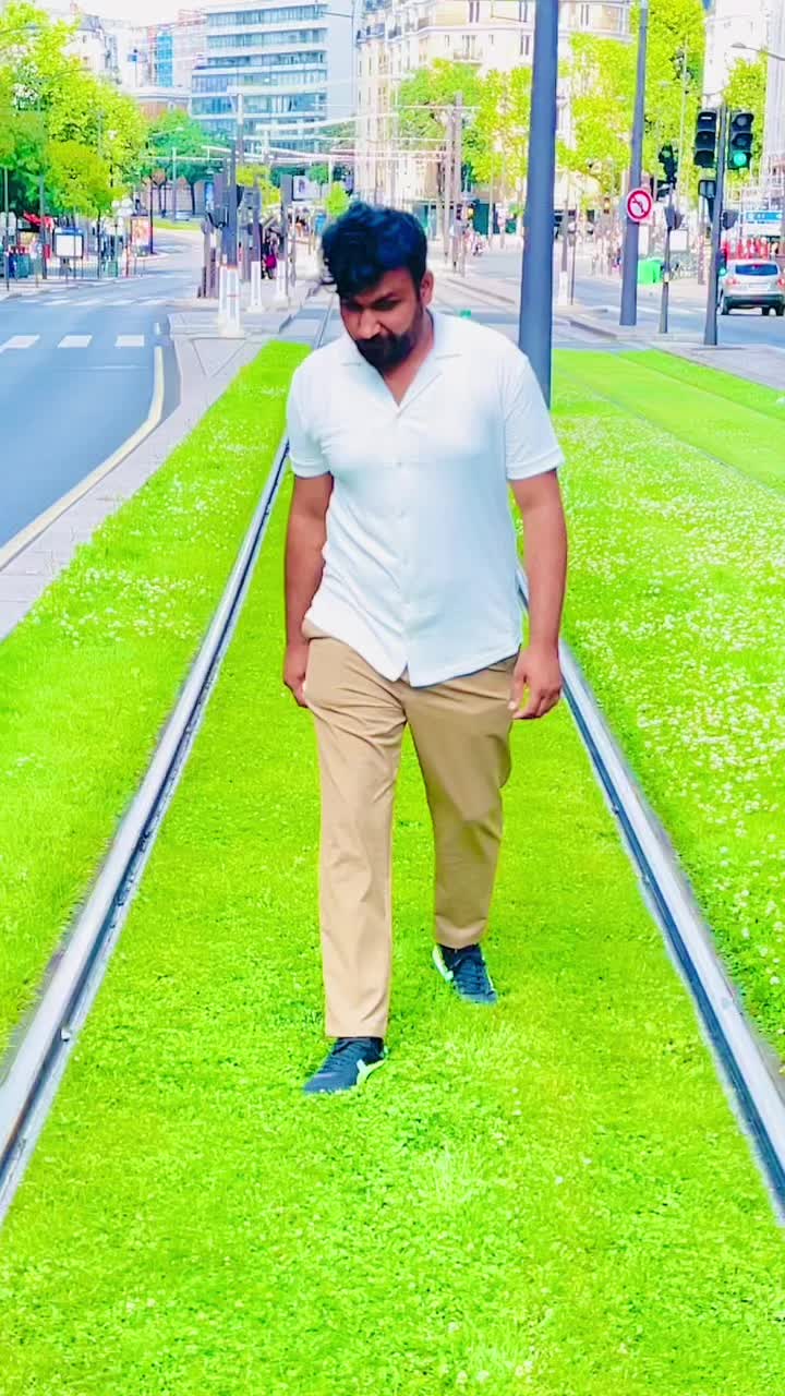 @Aati shah Sahnay Aalla