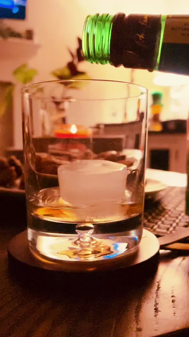 @Whiskey_water_soda