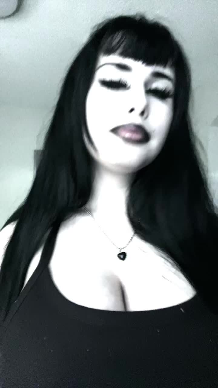 @Maria🦇