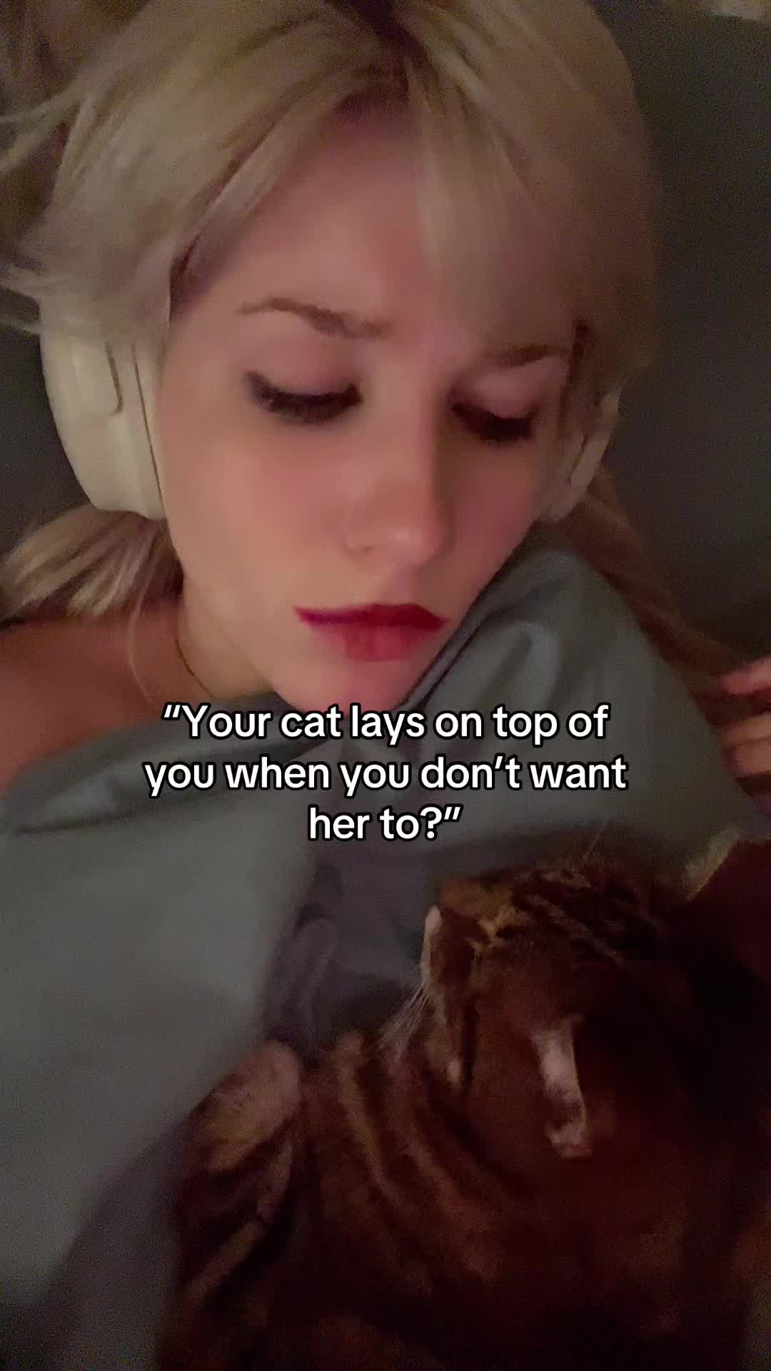 @theellastella