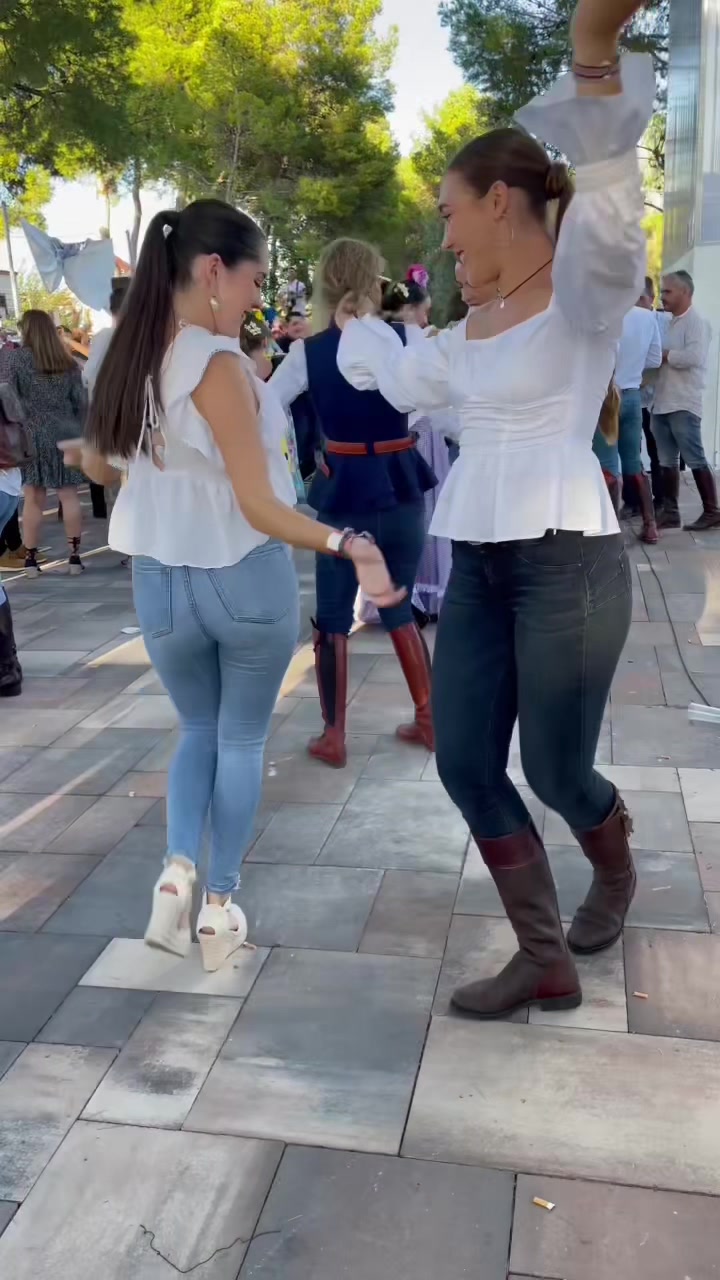 @andreasalessss